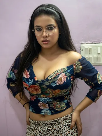 escorts in Varanasi
